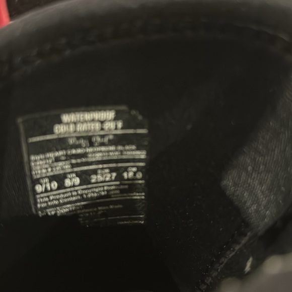 Waterproof boots , -20F. Size 9/10, worn only 2 times outdoors. - Picture 5 of 5